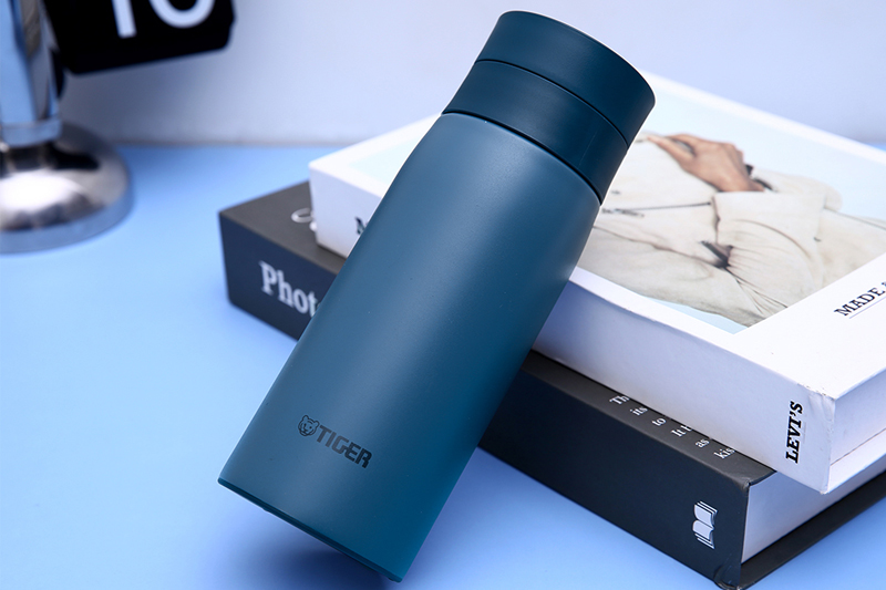 Nhỏ gọn, thời trang - Bình giữ nhiệt inox 350ml Tiger MCY-K035ACV