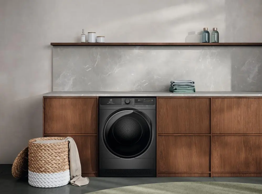 Máy sấy bơm nhiệt Electrolux 8 kg EDH803J5SCR