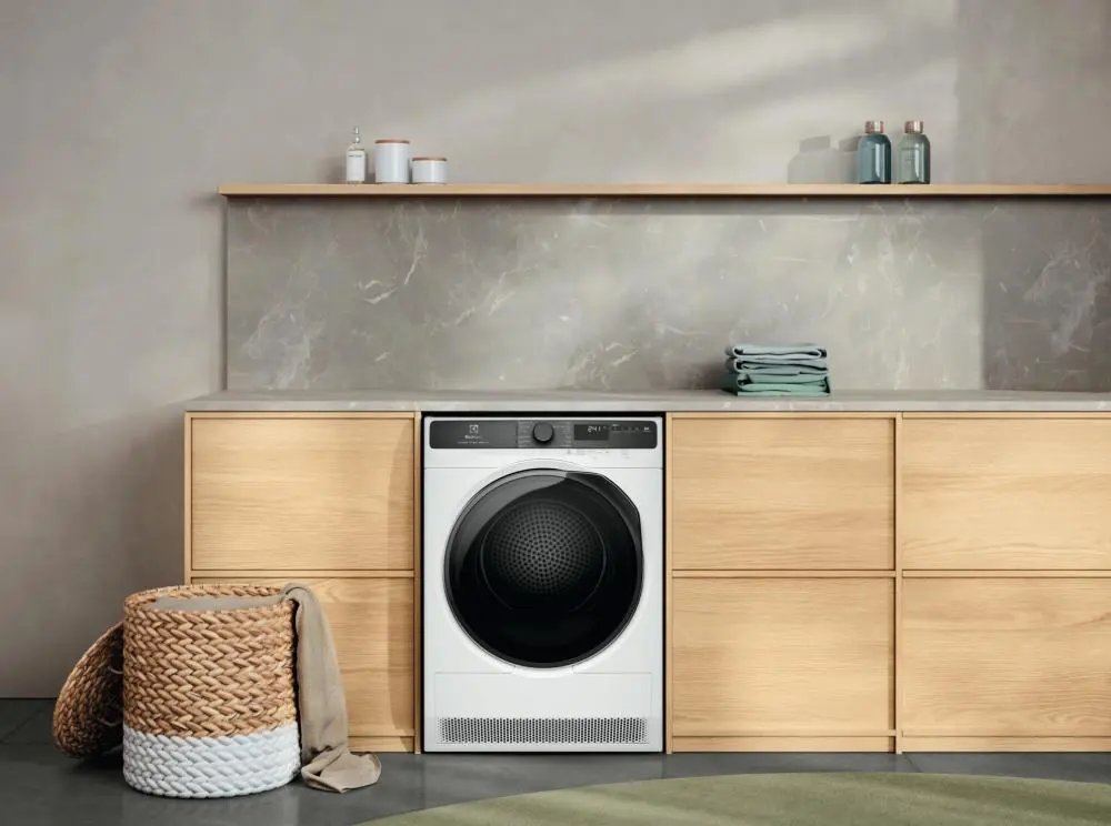 Máy sấy bơm nhiệt Electrolux 8 kg EDH803J5WCR
